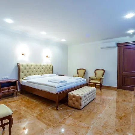 Hotel Ambassador 4*